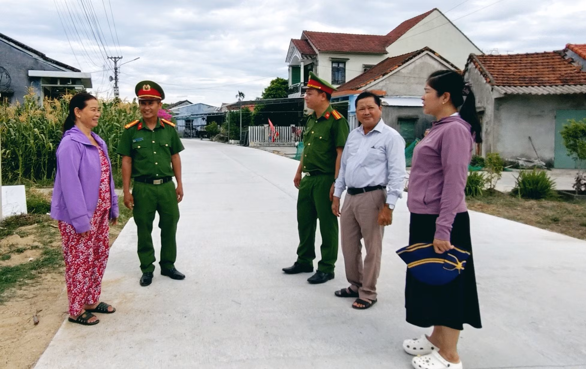 ky-2b-ngoc-thi.jpg