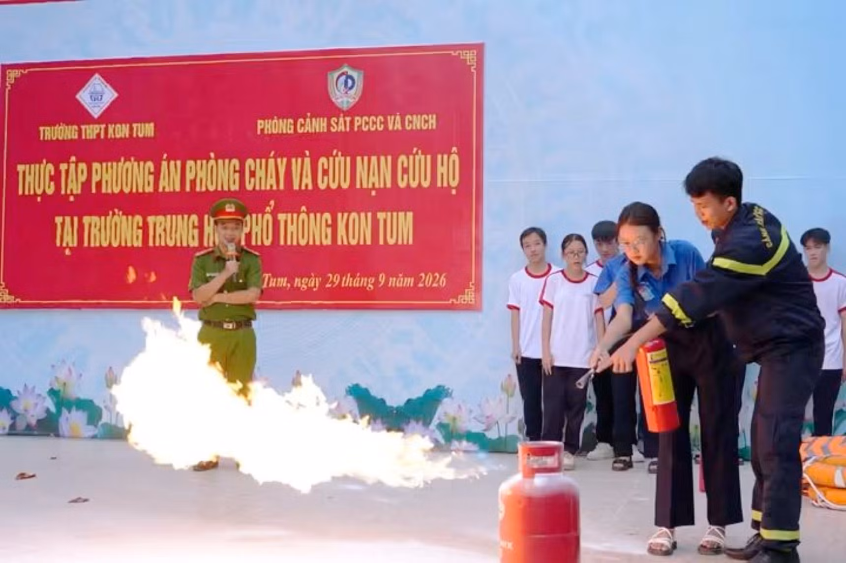 pccc-qng-989.jpg