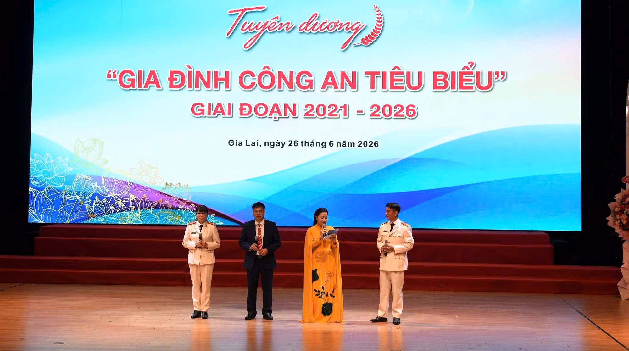 gia-dinh-tieu-bieu-c.jpg