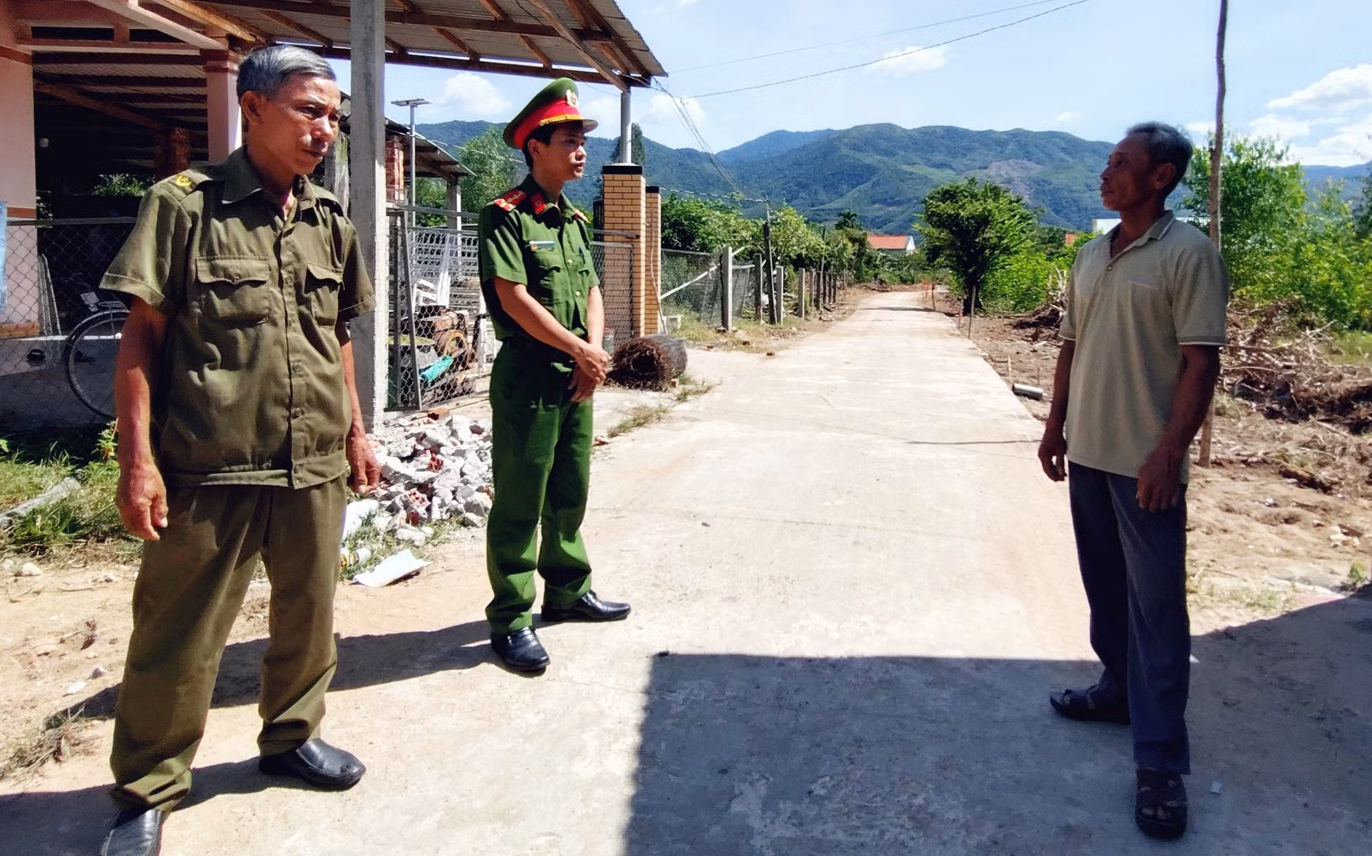 ky-2e-ngoc-thi.jpg