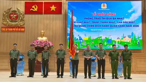 Công an TP Hồ Chí Minh lan tỏa hình ảnh đẹp chiến sĩ Hành quân xanh
