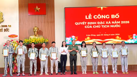 Thứ trưởng Lê Văn Tuyến dự Lễ công bố Quyết định đặc xá tại Trại giam Thủ Đức