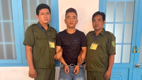 Nhanh chóng bắt giữ tên cướp giật vàng của người phụ nữ lớn tuổi