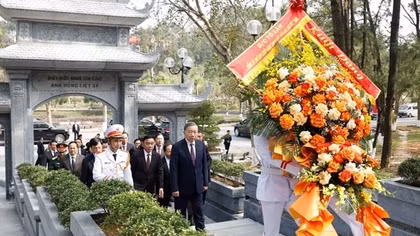 Tổng Bí thư Tô Lâm dâng hương tưởng niệm các Tổng Bí thư Trần Phú và Hà Huy Tập