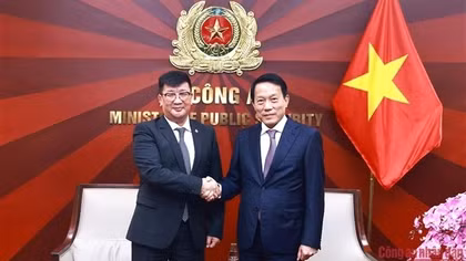 Bộ trưởng Lương Tam Quang tiếp Đại sứ Mông Cổ tại Việt Nam