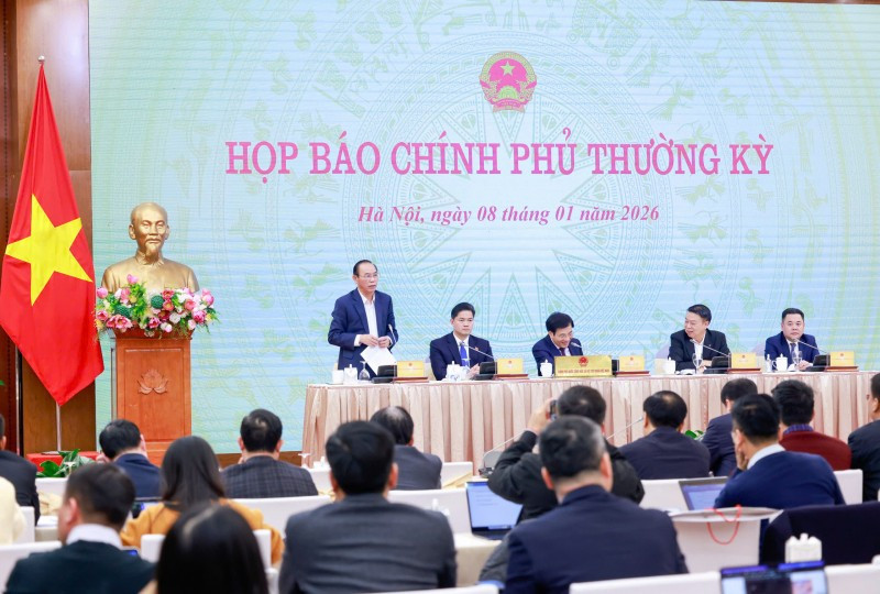 Thứ trưởng Bộ NN&amp;MT Phùng Đức Tiến thông tin về tiến độ "Chiến dịch Quang Trung" tại họp báo Chính phủ.