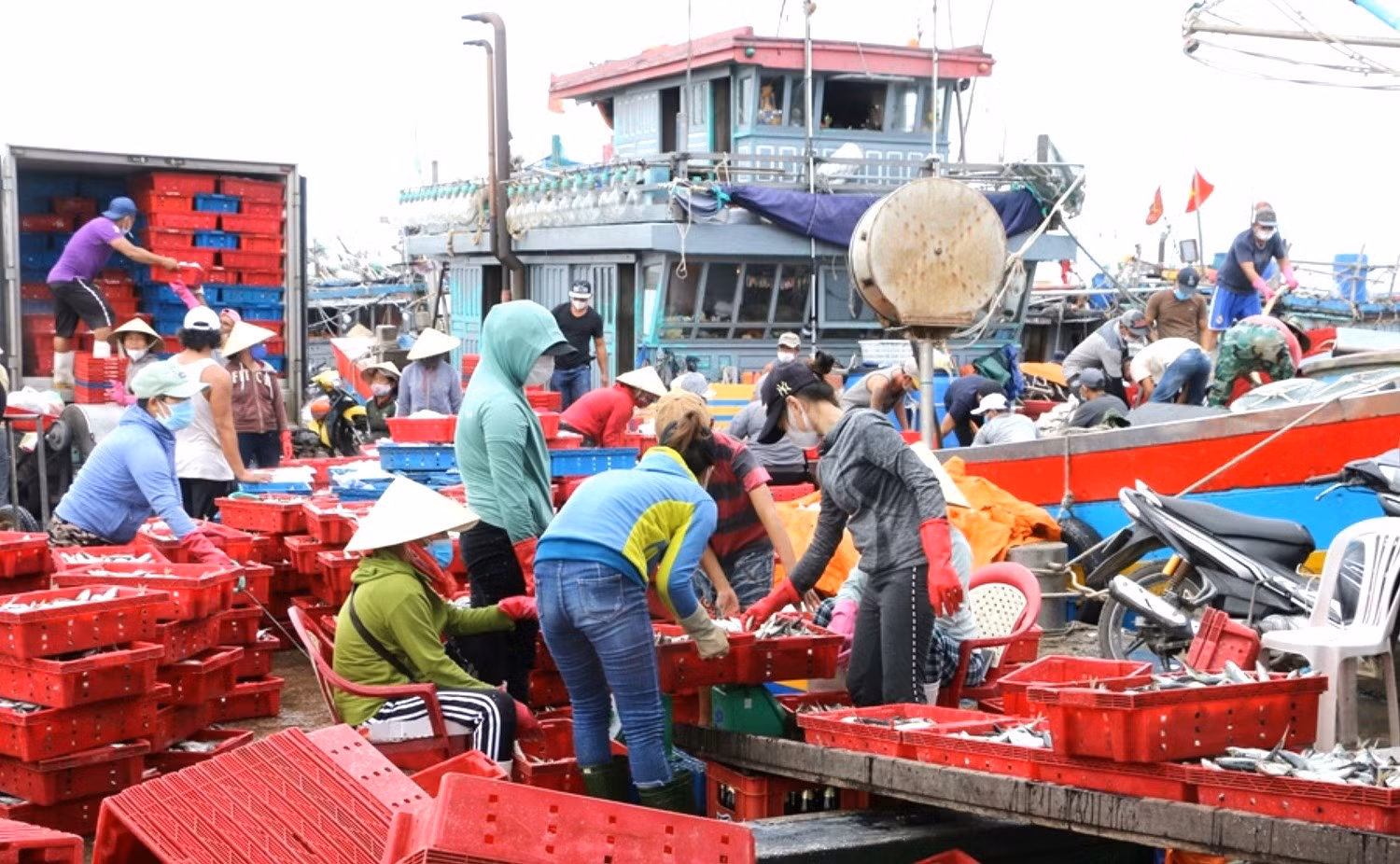 Ngư dân miền Trung hướng về Đại hội XIV của Đảng -0