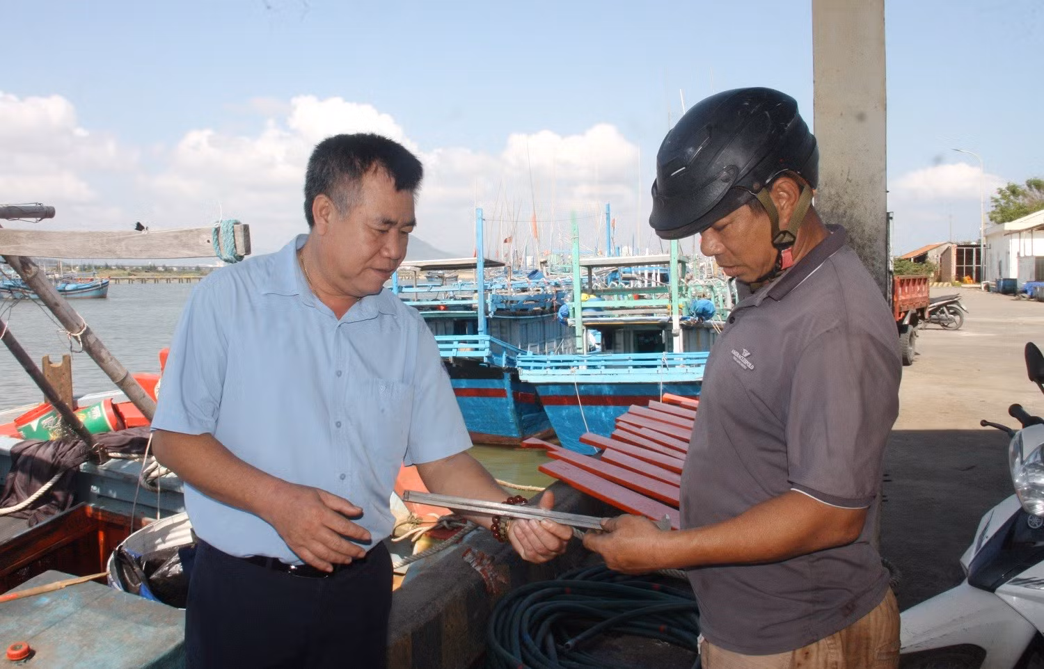 Ngư dân miền Trung hướng về Đại hội XIV của Đảng -0