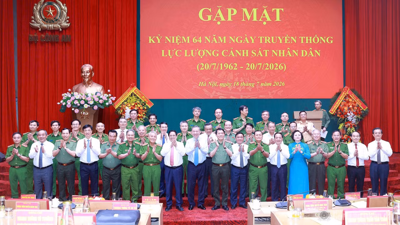 Xây dựng lực lượng Cảnh sát nhân dân cách mạng, chính quy, tinh nhuệ, hiện đại