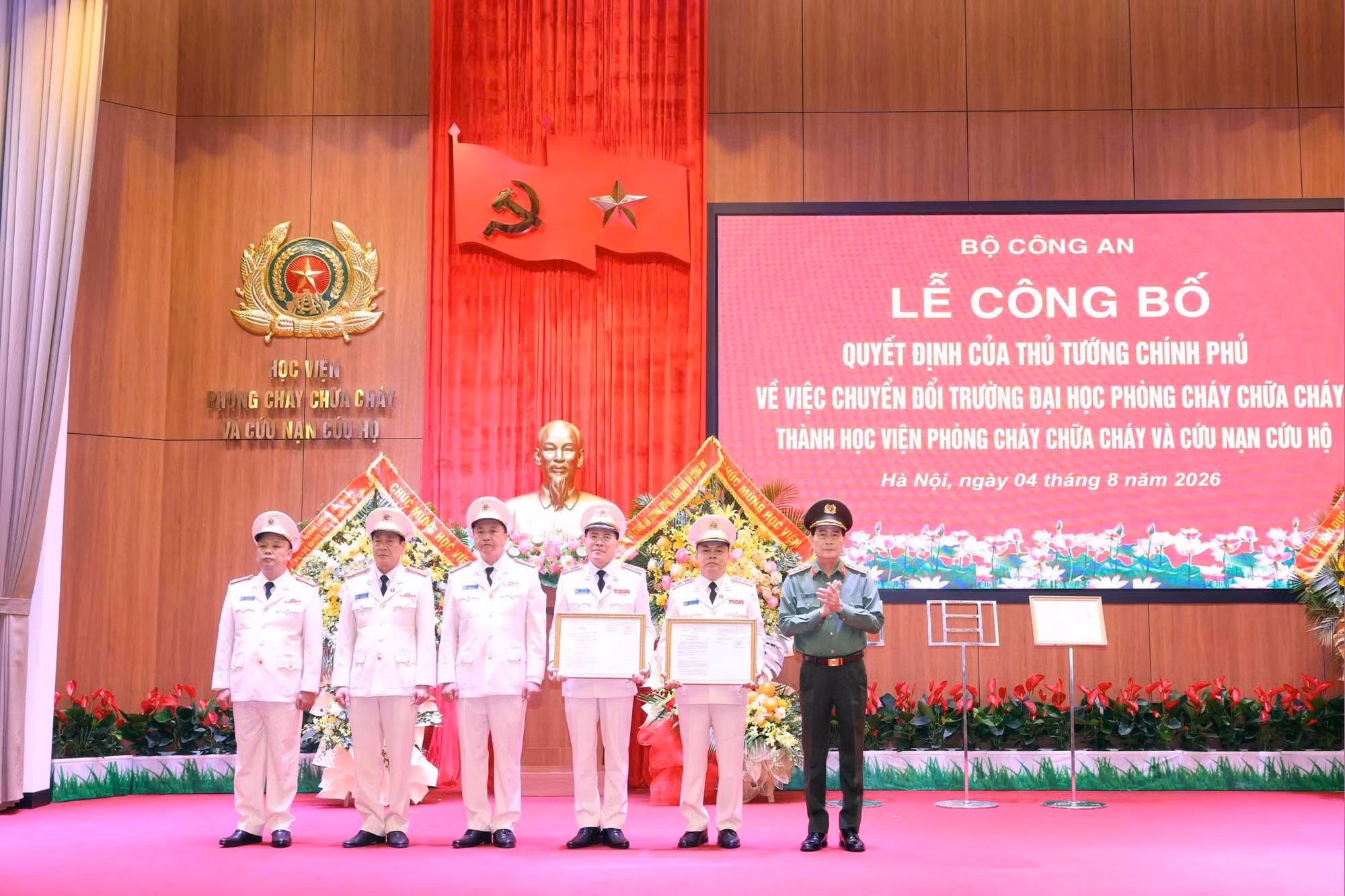 trao-quyet-dinh.jpg