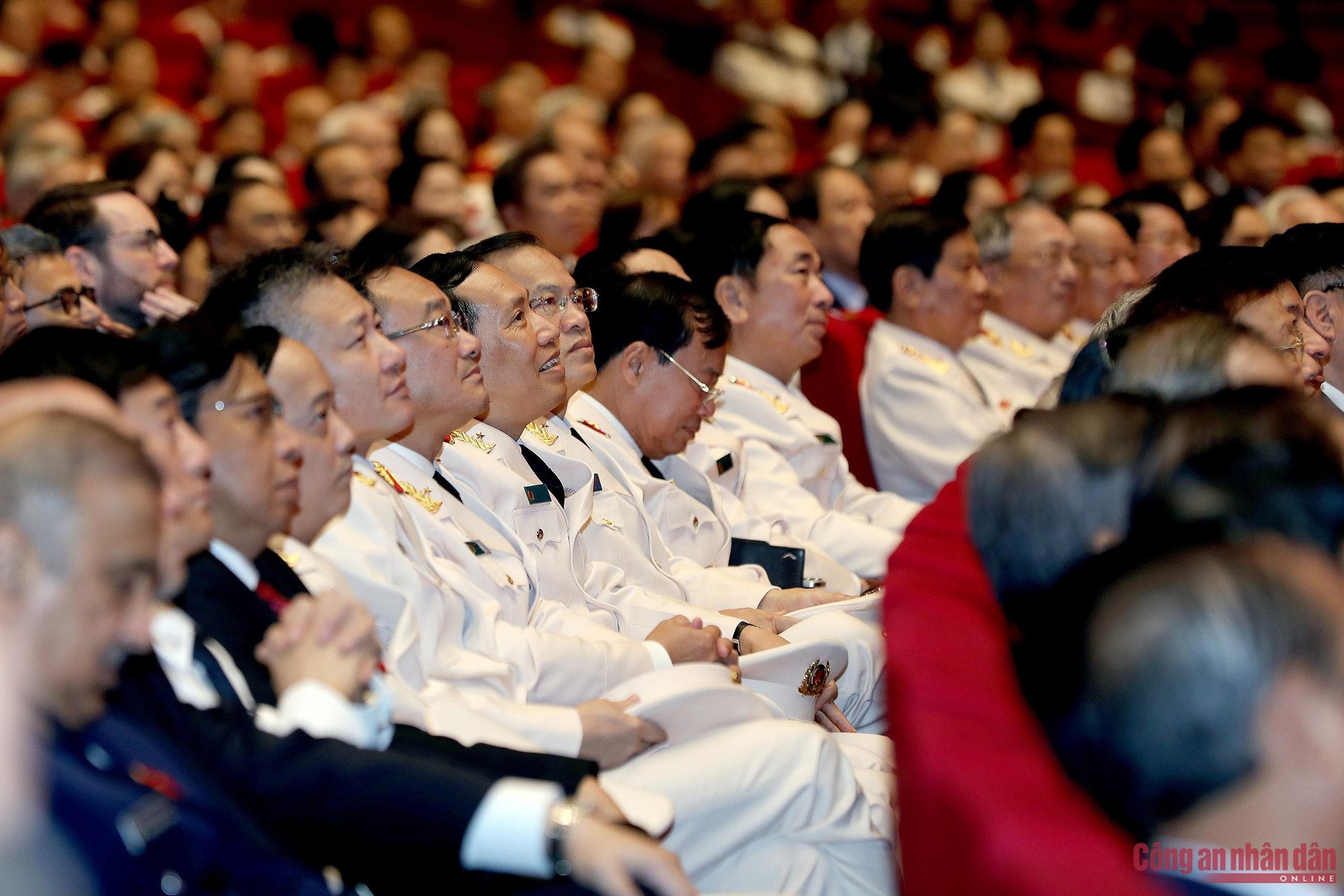 Toàn cảnh Lễ Kỷ niệm 80 năm Ngày Truyền thống CAND và đón nhận Huân chương Sao Vàng ảnh 17