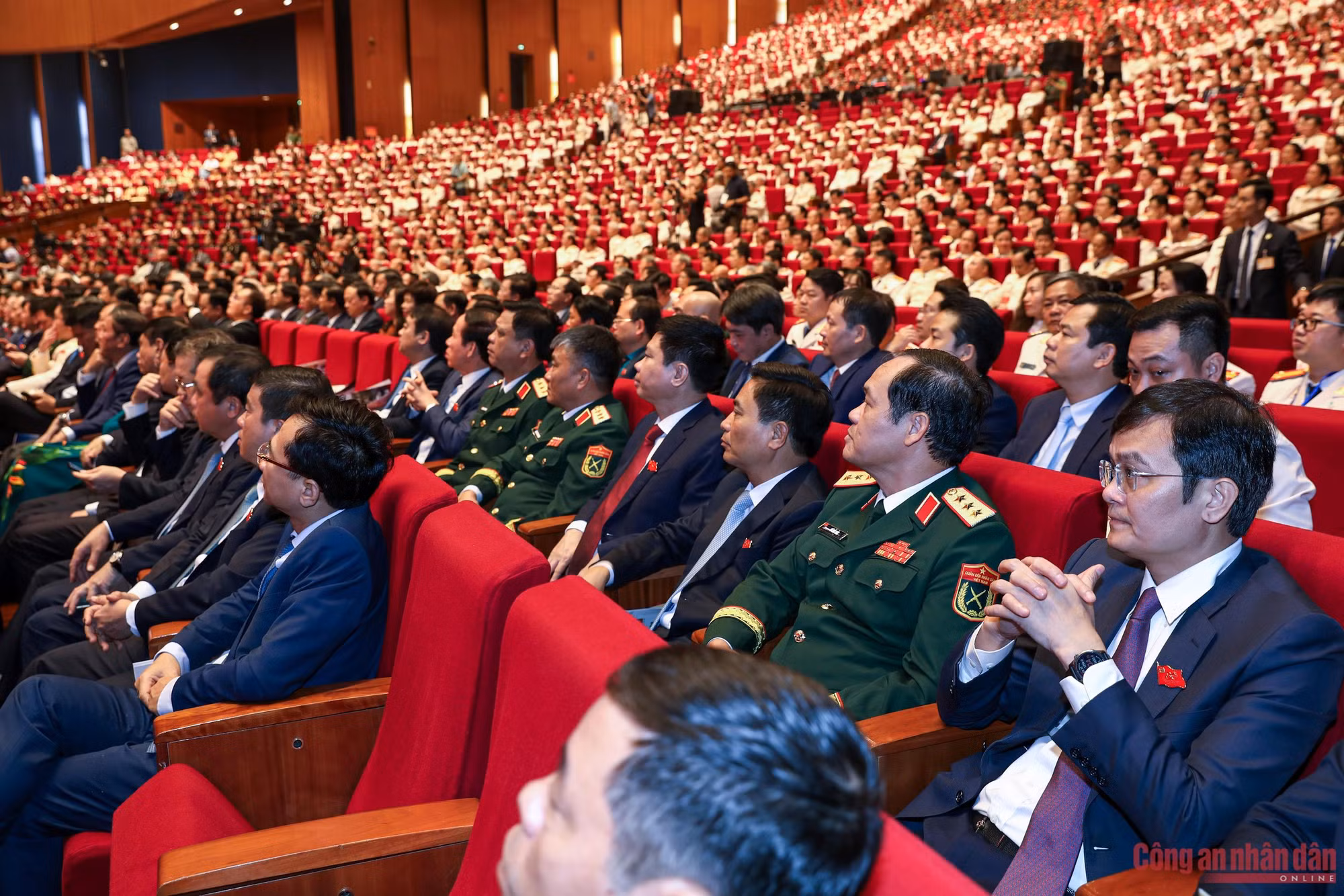 Toàn cảnh Lễ Kỷ niệm 80 năm Ngày Truyền thống CAND và đón nhận Huân chương Sao Vàng ảnh 12