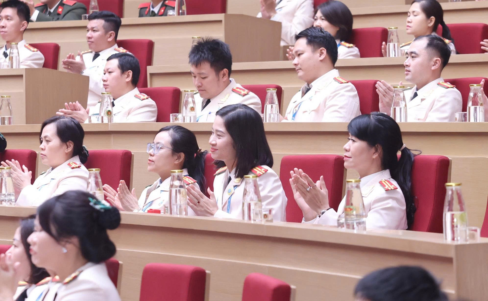 Giai đoạn cách mạng mới là 