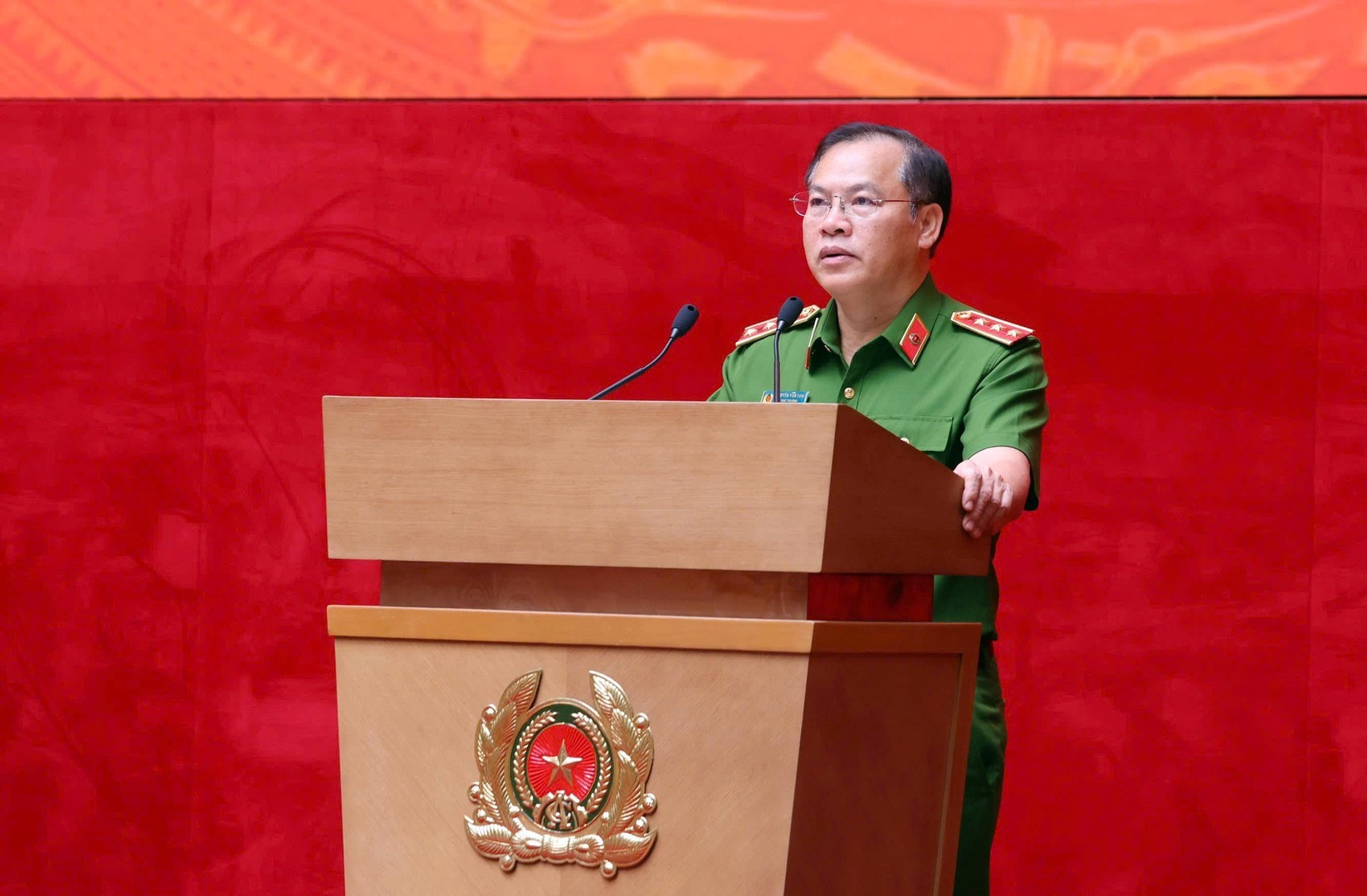 Thứ trưởng Nguyễn Văn Long phát biểu khai mạc Hội nghị.