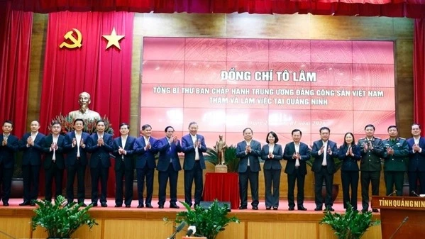 Lập Chương trình hành động thúc đẩy Quảng Ninh phát triển nhanh, bền vững