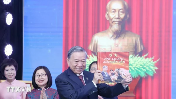 Nhà xuất bản Thông tấn ra mắt ba cuốn sách ảnh chào mừng Đại hội XIV của Đảng