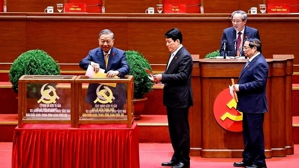 Công bố danh sách Ban Chấp hành Trung ương Đảng khóa XIV