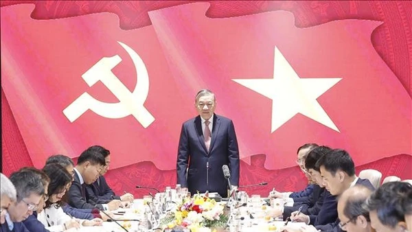 Tổng Bí thư làm việc với các Đại sứ, Trưởng cơ quan đại diện ngoại giao Việt Nam tại nước ngoài