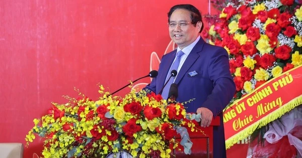 Thủ tướng: Bảo đảm đủ điện cho tăng trưởng 2 con số và tránh các cú sốc về giá