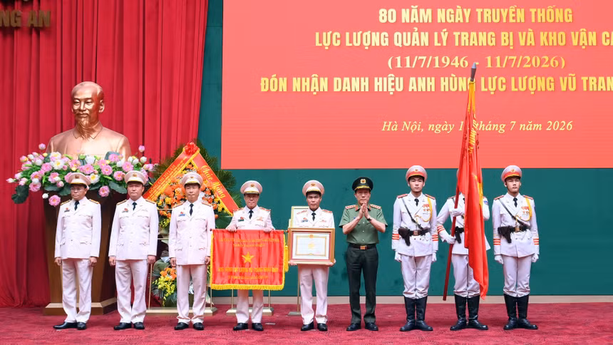 Cục Trang bị và kho vận đón nhận danh hiệu Anh hùng Lực lượng vũ trang nhân dân