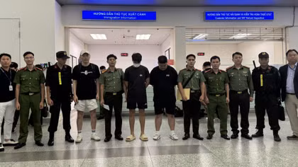 Bàn giao 8 đối tượng truy nã đỏ Interpol cho Hàn Quốc