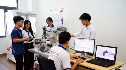 Nhiều chuyên gia, nhà khoa học uy tín đồng hành trong nghiên cứu và đổi mới sáng tạo