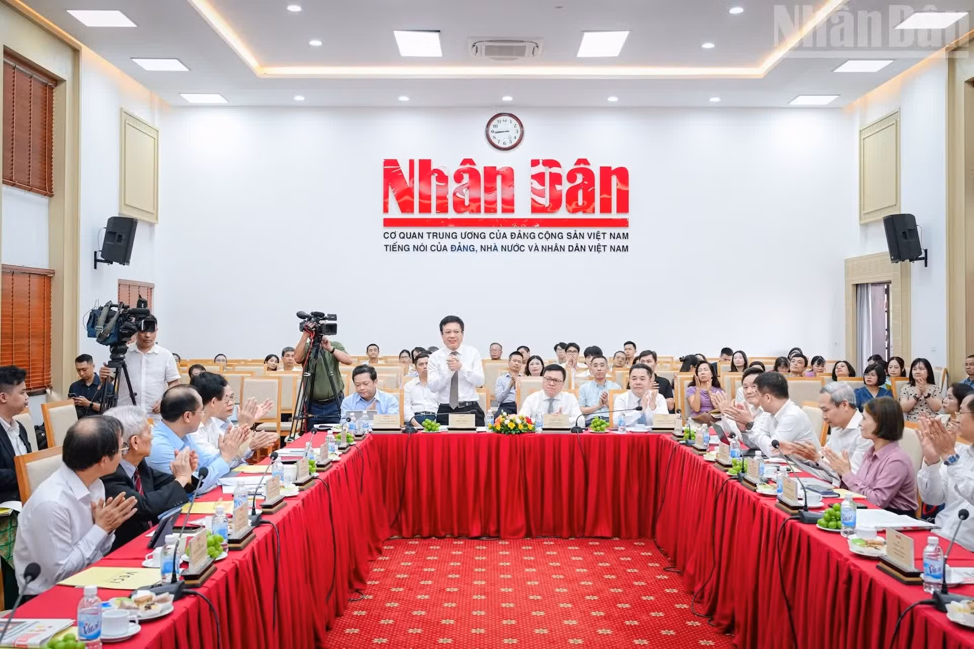 nd-hoi-thao.jpg