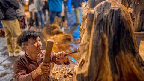 Lặng nghe trong lời gỗ tự tình