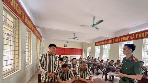 Hành trang tái hòa nhập cho phạm nhân trước ngày đặc xá