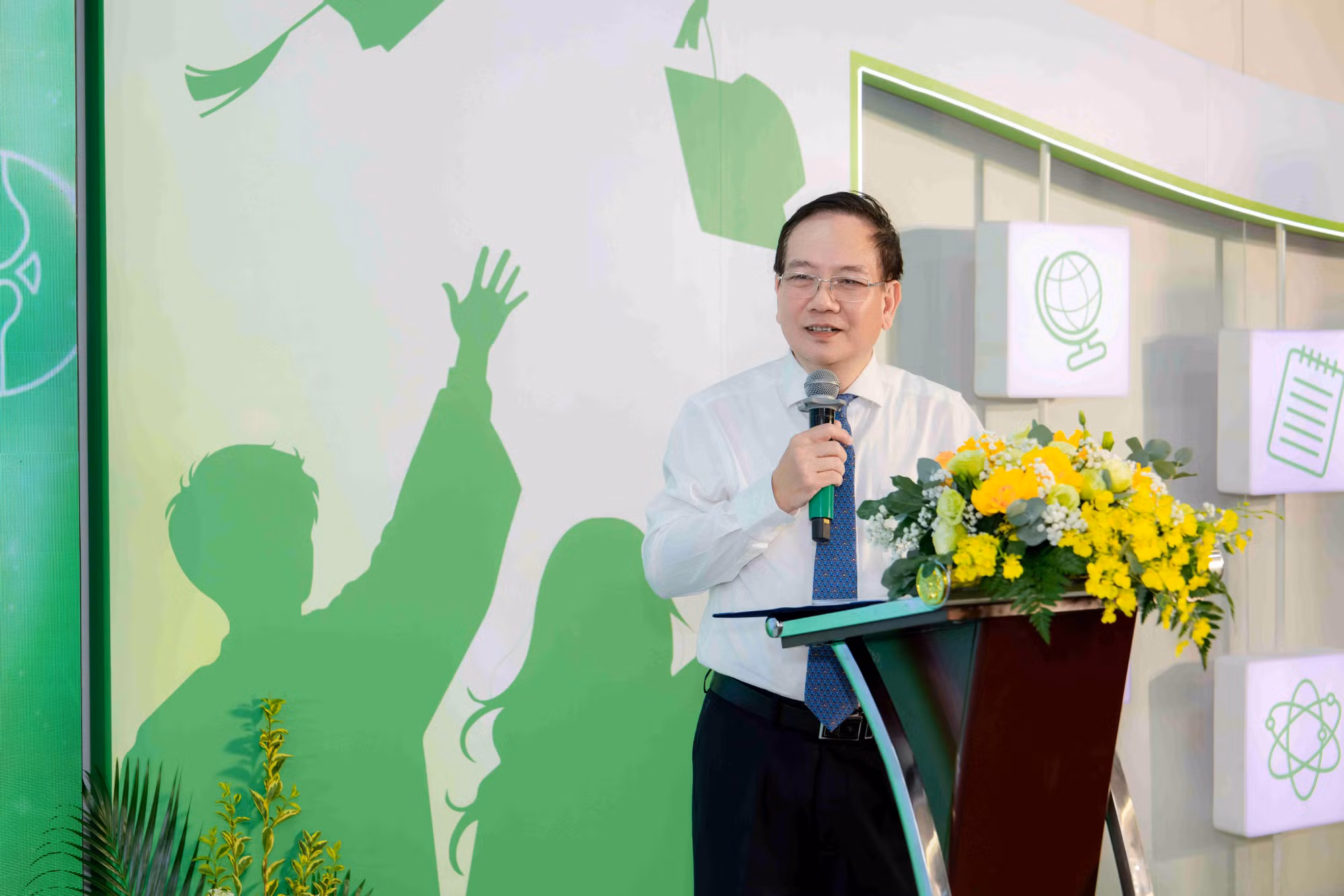 TS. Lâm Quốc Hùng – Giám đốc Trung tâm Đào tạo Dinh dưỡng và Thực phẩm, Viện dinh dưỡng Quốc gia phát biểu tại buổi lễ.