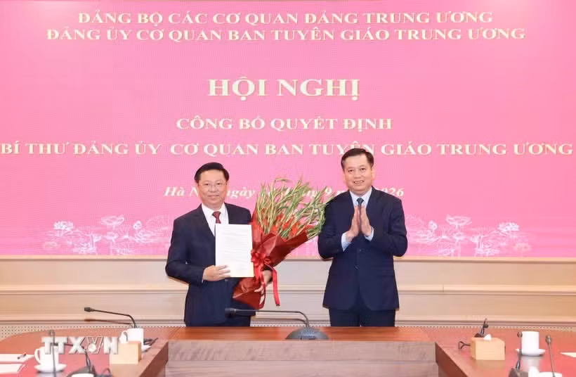 dong-chi-tran-thanh-lam-giu-chuc-bi-thu-dang-uy-co-quan-ban-tuyen-giao-trung-uong-9033540.jpg