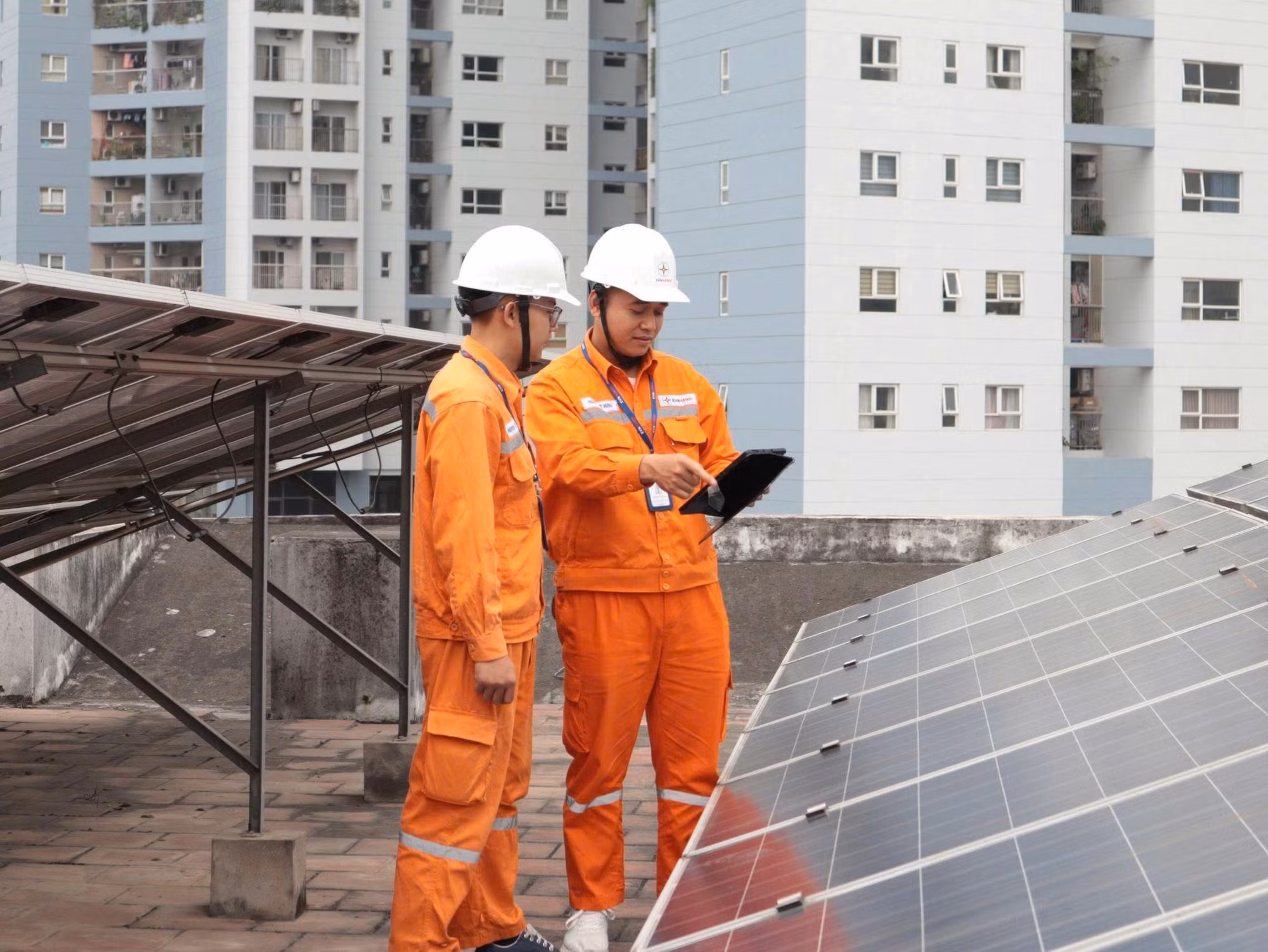 Những công trình sử dụng nhiều điện vào ban ngày sẽ có điều kiện thuận lợi để khai thác nguồn điện mặt trời ngay khi hệ thống phát điện.