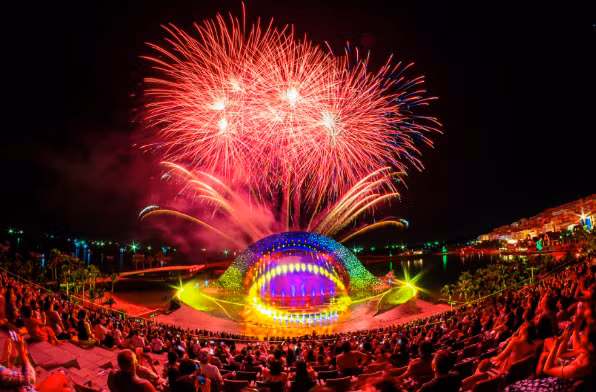 Show diễn Kiss of the Sea.