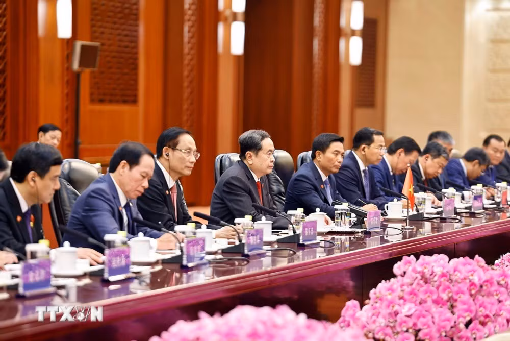 Chủ tịch Quốc hội Trần Thanh Mẫn hội đàm với Ủy viên trưởng Ủy ban thường vụ Đại hội Đại biểu Nhân dân toàn quốc Trung Quốc Triệu Lạc Tế và đồng chủ trì Phiên họp lần thứ 2 Ủy ban hợp tác giữa Quốc hội Việt Nam và Nhân đại toàn quốc Trung Quốc. (Ảnh: Doãn Tấn/TTXVN)