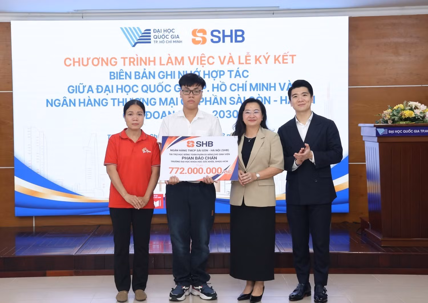 Học bổng từ SHB giúp em Phan Bảo Chấn tiếp tục theo đuổi ước mơ trở thành bác sĩ.