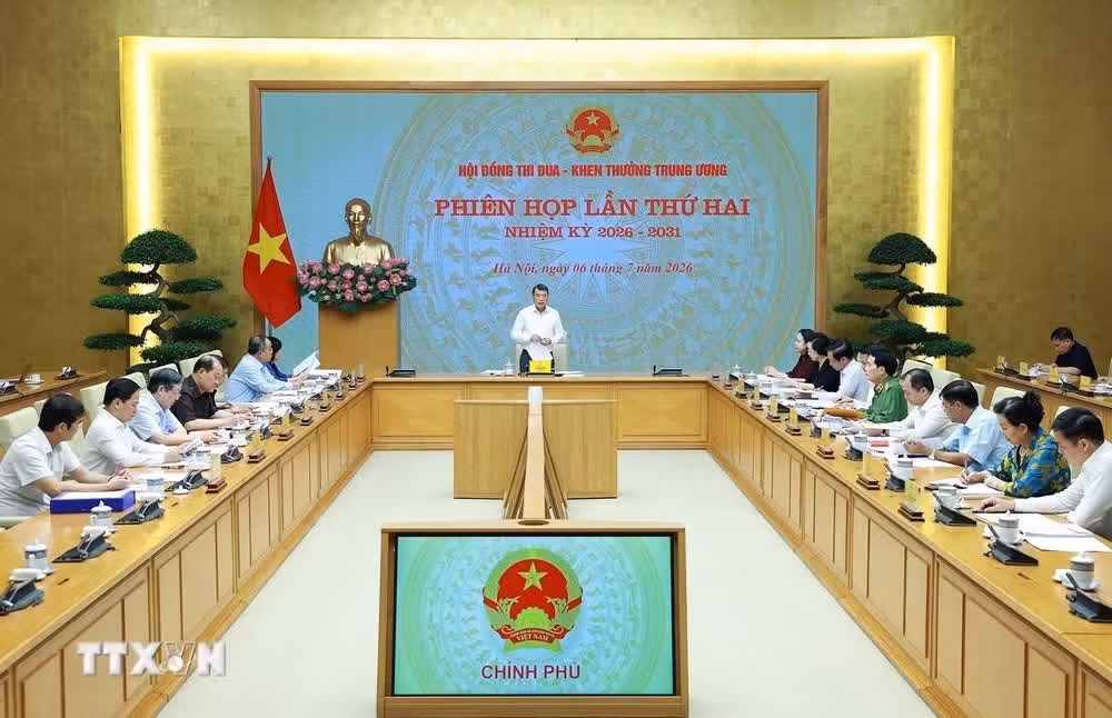 Thủ tướng Lê Minh Hưng, Chủ tịch Hội đồng Thi đua - Khen thưởng Trung ương chủ trì Phiên họp lần thứ hai. (Ảnh: Dương Giang/TTXVN)