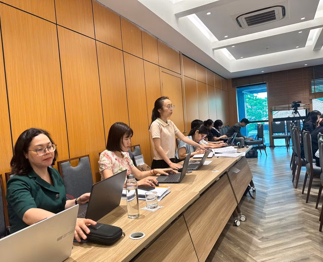 Họp Tổ soạn thảo lần thứ nhất dự thảo Nghị định về đăng ký biện pháp bảo đảm ảnh 4
