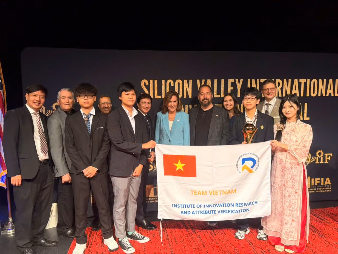 Đoàn học sinh Việt Nam giành 11 giải thưởng tại SVIIF 2026 ở Thung lũng Silicon ảnh 1