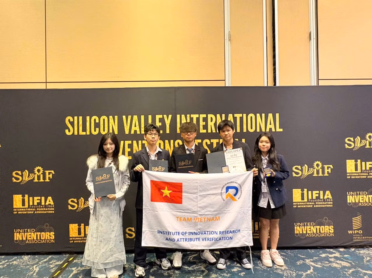 Đoàn học sinh Việt Nam giành 11 giải thưởng tại SVIIF 2026 ở Thung lũng Silicon ảnh 3