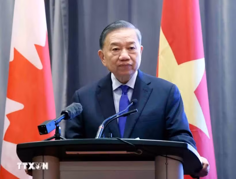 tong-bi-thu-chu-tich-nuoc-gap-can-bo-nhan-vien-dai-su-quan-va-dai-dien-cong-dong-nguoi-viet-nam-tai-canada-9050335.jpg