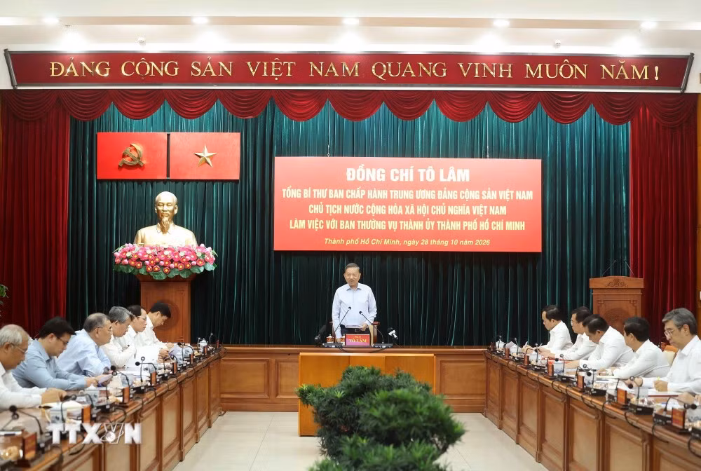 Tổng Bí thư, Chủ tịch nước Tô Lâm làm việc với Ban Thường vụ Thành ủy TPHCM. Ảnh: TTXVN