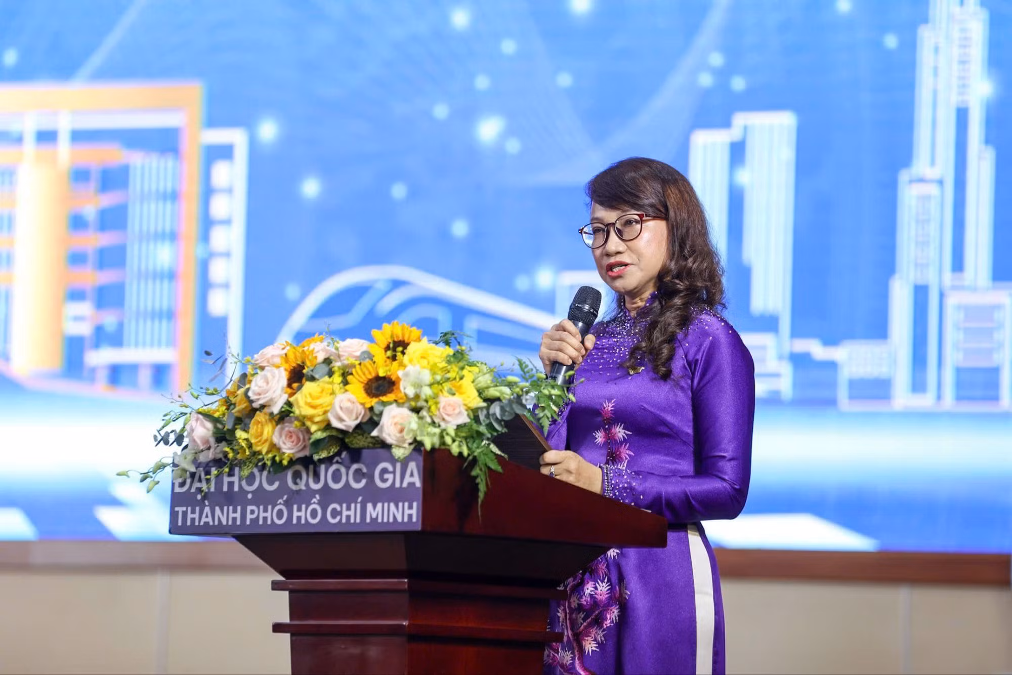 GS.TS Nguyễn Thị Thanh Mai, Bí thư Đảng ủy, Giám đốc ĐHQG-HCM. Ảnh: Nhật Bắc