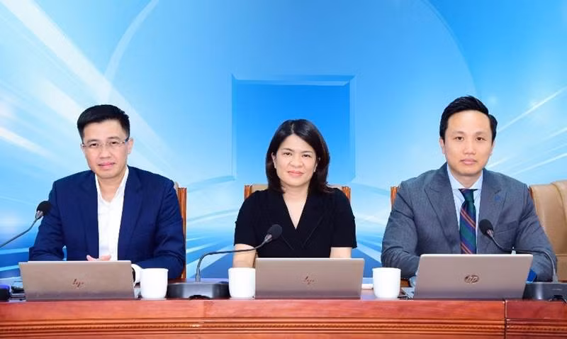 TV.HĐQT Phạm Thị Thanh Hoài chủ trì (giữa) Hội nghị cập nhật kết quả kinh doanh quý 1/2026 của VietinBank.