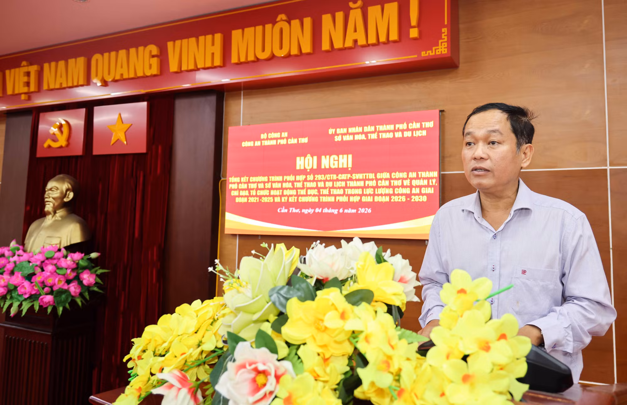 Đồng chí Trương Công Quốc Việt, Phó Giám đốc Sở VH-TT&amp;DL phát biểu tại Hội nghị.