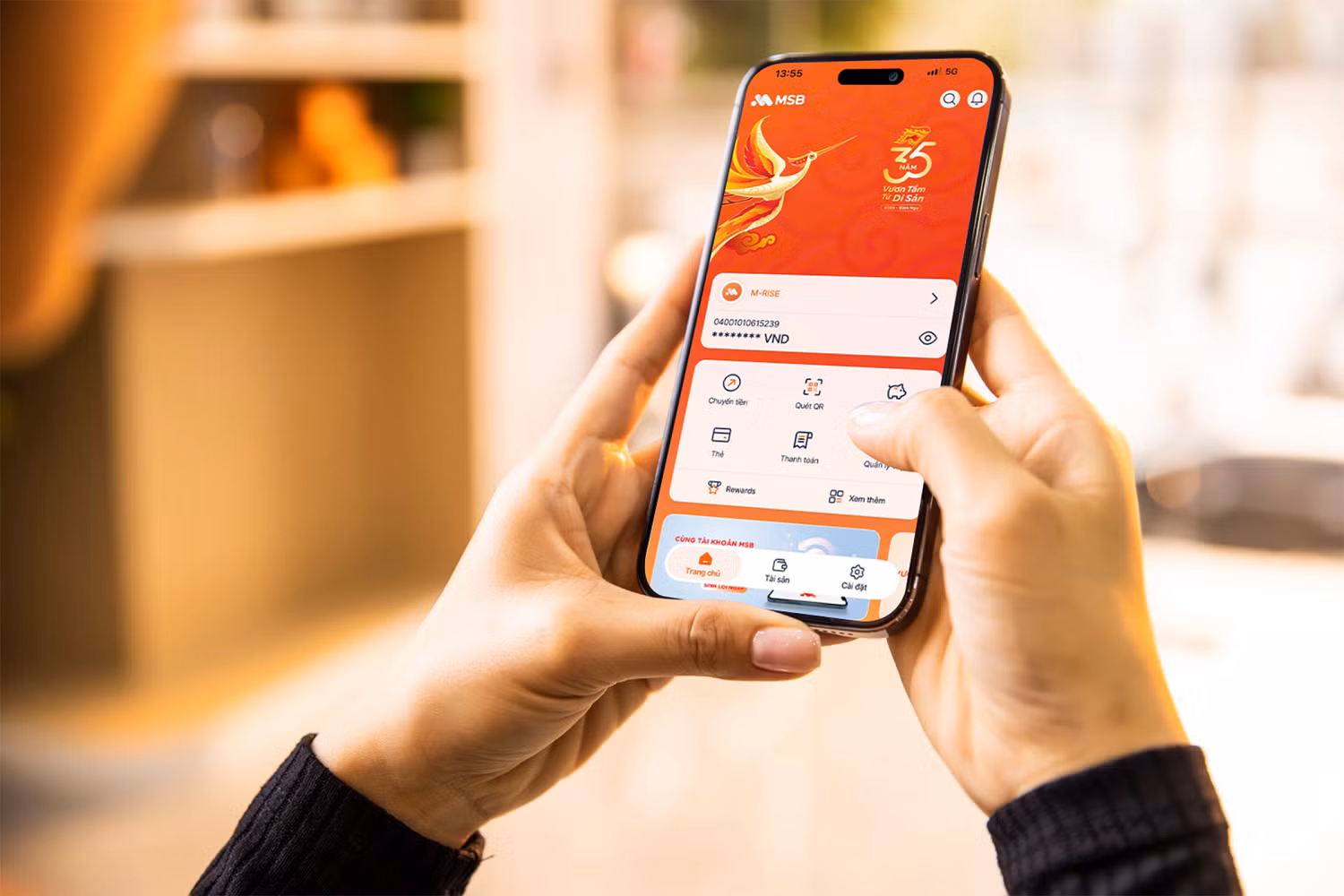 Người dùng có thể lựa chọn hình nền hiển thị từ danh sách các ảnh có sẵn trong kho của MSB Digital Bank.