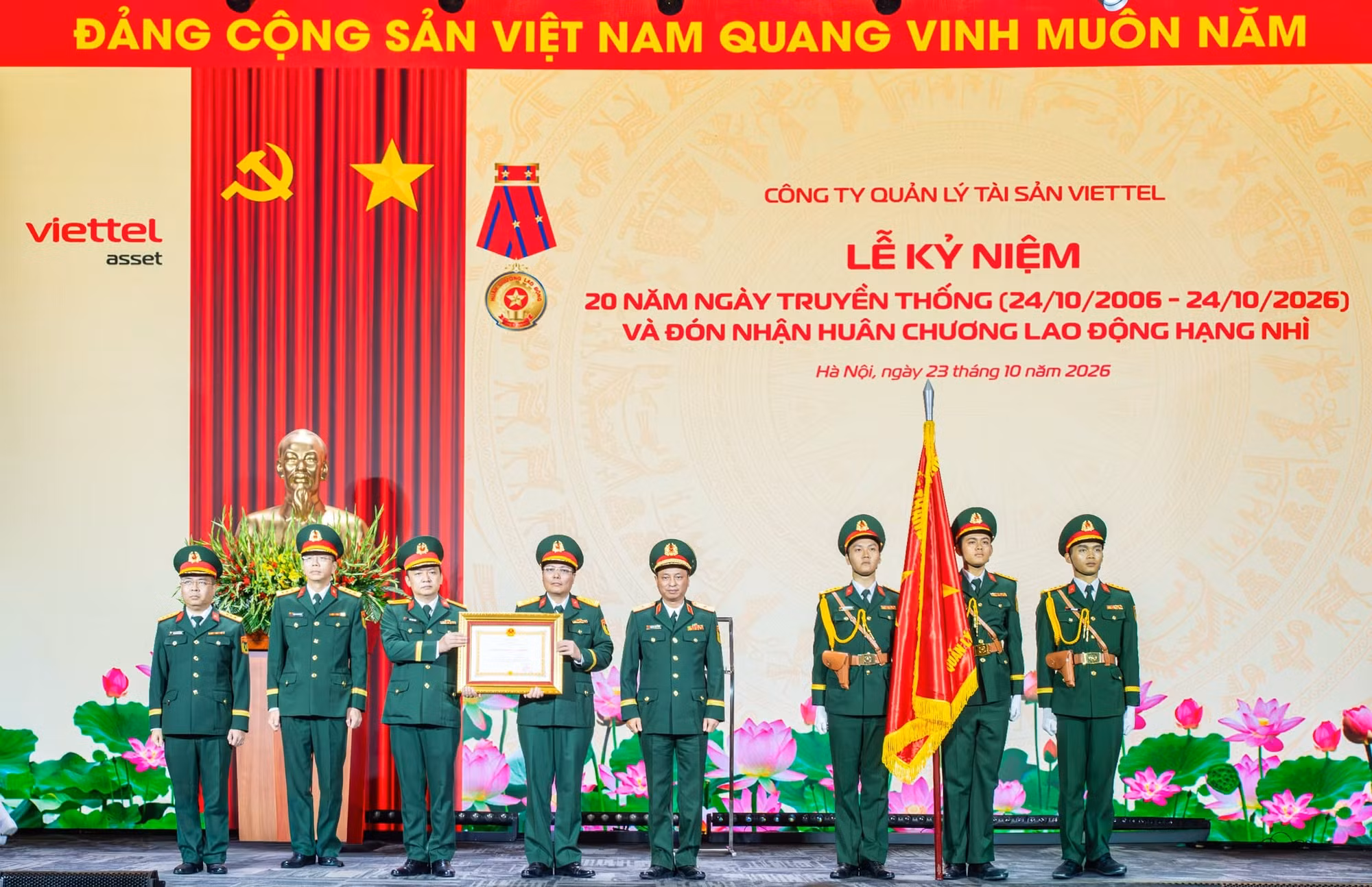 Viettel (Viettel Asset), đơn vị trực thuộc Tập đoàn Viettel, vừa tổ chức Lễ kỷ niệm 20 năm Ngày truyền thống (24/10/2006 – 24/10/2026) và đón nhận Huân chương Lao động hạng Nhì