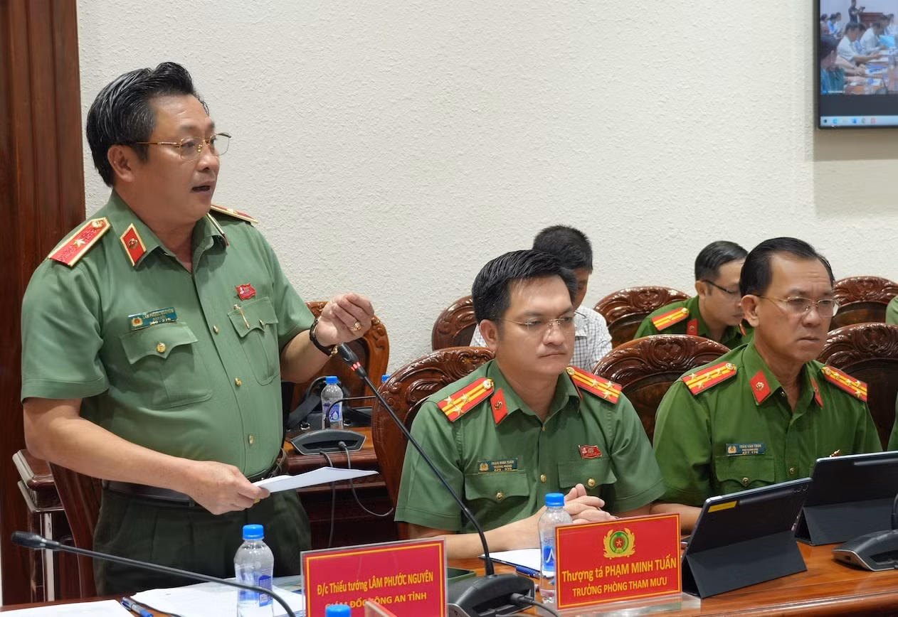 Thiếu tướng Lâm Phước Nguyên, Giám đốc Công an tỉnh Đồng Tháp, kiến nghị một số giải pháp đẩy mạnh số hóa dữ liệu, phục vụ người dân trên nền tảng VNeID.
