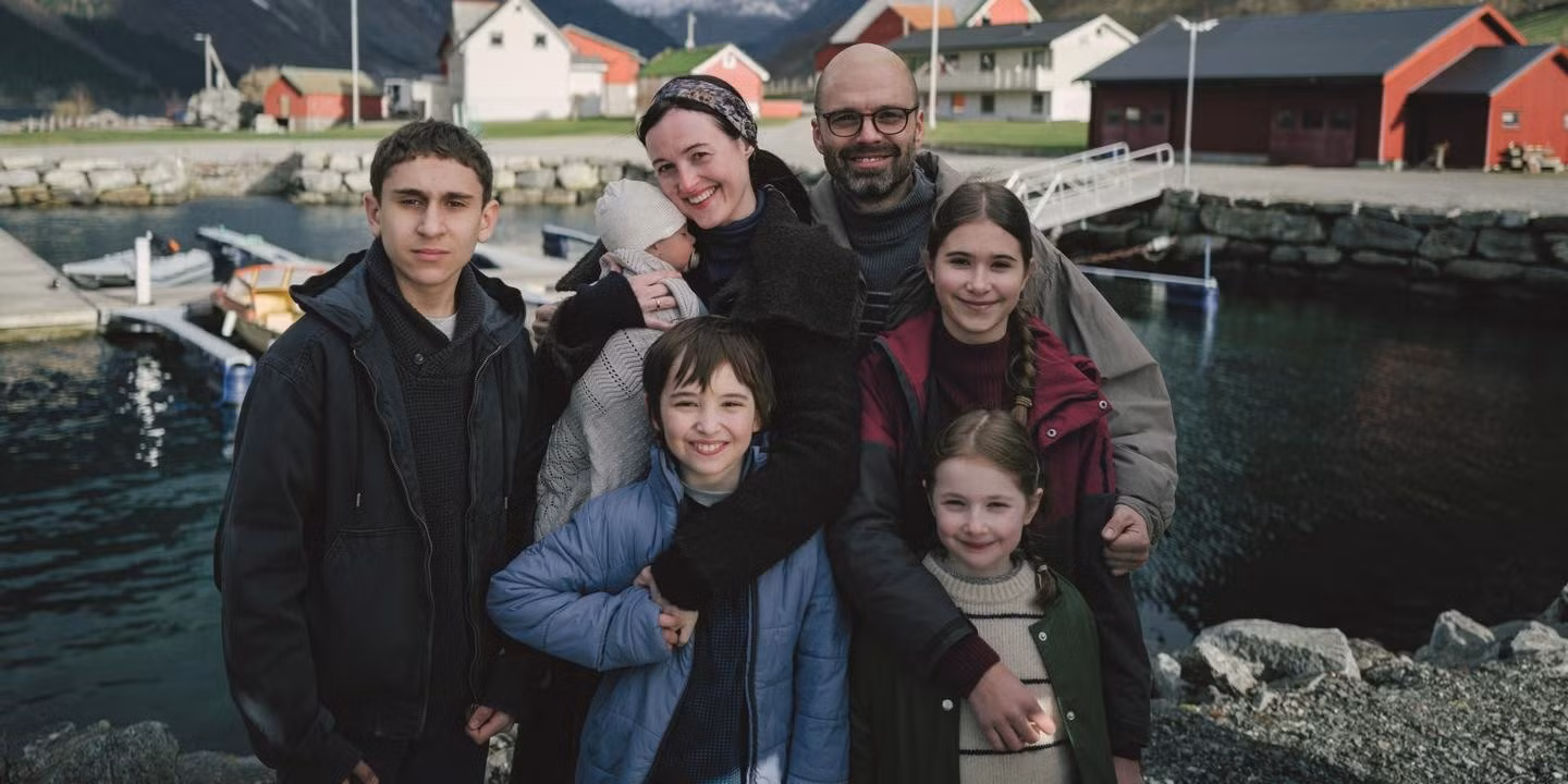 fjord-ti3fp-t3fc-n3fi-dai-chu3fi-phim-khai-thac-cac-d3f-tai-xa-h3fi-c3fa-cristian-mungiu.jpg