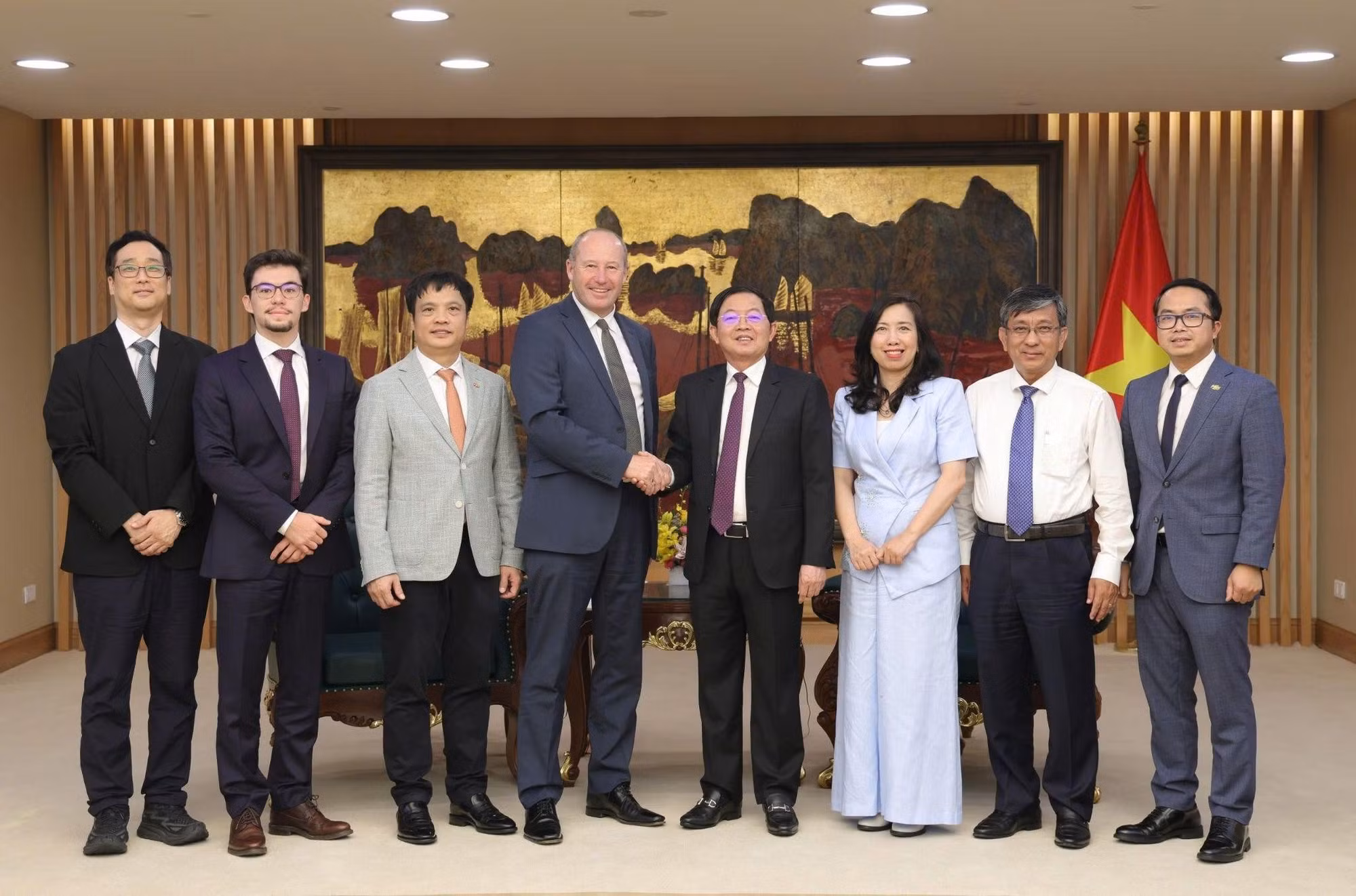 Đại diện Tập đoàn Pasqal và Tập đoàn FPT trong buổi làm việc với Phó Thủ tướng Hồ Quốc Dũng - Ảnh: chinhphu.vn/Gia Huy