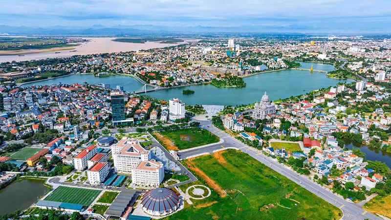 Sau hợp nhất, Phú Thọ trở thành địa phương có quy mô lớn nhất vùng Trung du và miền núi phía Bắc, giữ vị trí chiến lược trên hành lang kinh tế Côn Minh - Lào Cai - Hà Nội - Hải Phòng, là cửa ngõ kết nối Tây Bắc với Hà Nội và các trung tâm kinh tế lớn miền Bắc.